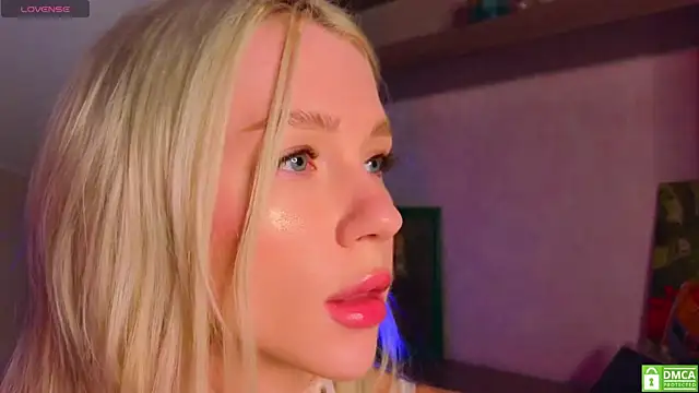 KittenFang online show from April 6, 2026, 10:55 pm