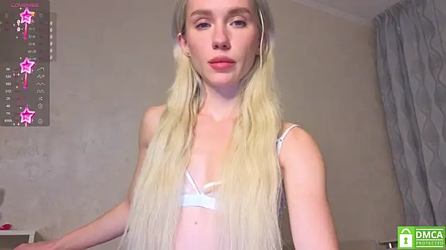 KittenFang online show from November 11, 2025, 7:52 pm