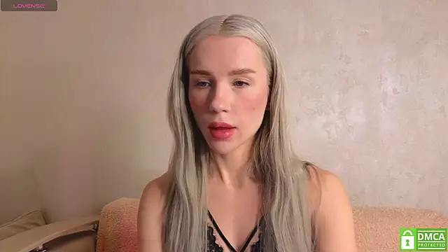 KittenFang online show from February 1, 2026, 8:34 am