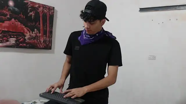 alice julls online show from October 4, 2025, 8:54 pm