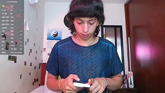 Snapshot of DannyPhantom555 chatting on October 22, 2025, 4:50 pm DannyPhantom555 online show from October 22, 2025, 4:50 pm