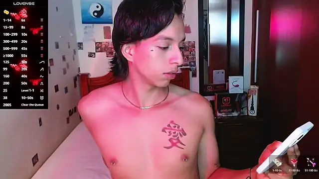 Snapshot of DannyPhantom555 chatting on December 3, 2025, 6:40 pm DannyPhantom555 online show from December 3, 2025, 6:40 pm