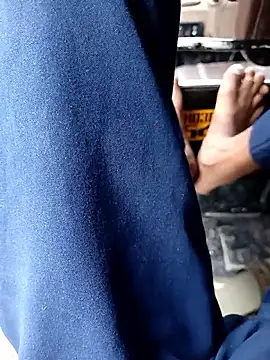 danny d 01 online show from September 27, 2025, 10:43 am