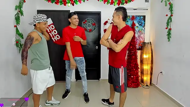 Snapshot of Playhardsex_ chatting on November 28, 2025, 11:05 pm Playhardsex online show from November 28, 2025, 11:05 pm