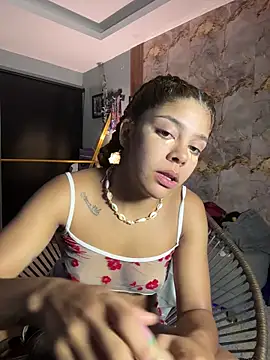 Snapshot of hannachris- chatting on December 3, 2025, 11:25 pm hannachris- online show from December 3, 2025, 11:25 pm