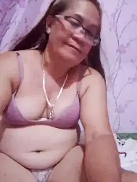 Snapshot of vickyhot1966 chatting on April 20, 2026, 2:40 pm vickyhot1966 online show from April 20, 2026, 2:40 pm