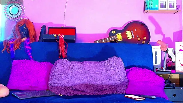 Snapshot of CristalRose chatting on November 26, 2025, 12:10 am CristalRose online show from November 26, 2025, 12:10 am