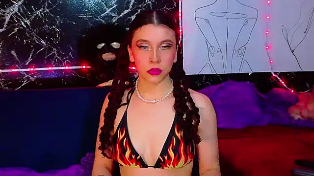CristalRose online show from June 3, 2026, 8:46 pm