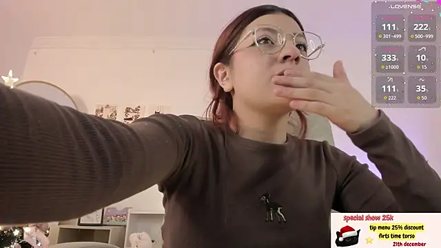 Snapshot of emily_uwu0 chatting on December 16, 2025, 1:43 am emily uwu0 online show from December 16, 2025, 1:43 am