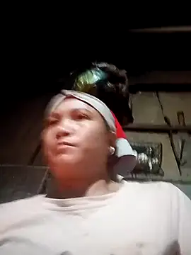 Love-Mama33 online show from October 28, 2025, 11:31 am