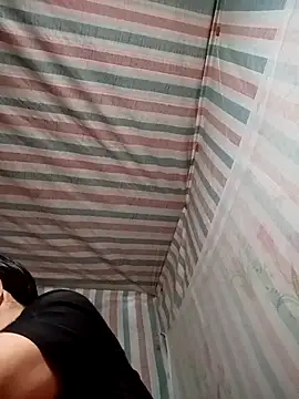 Love-Mama33 online show from November 12, 2025, 11:41 pm