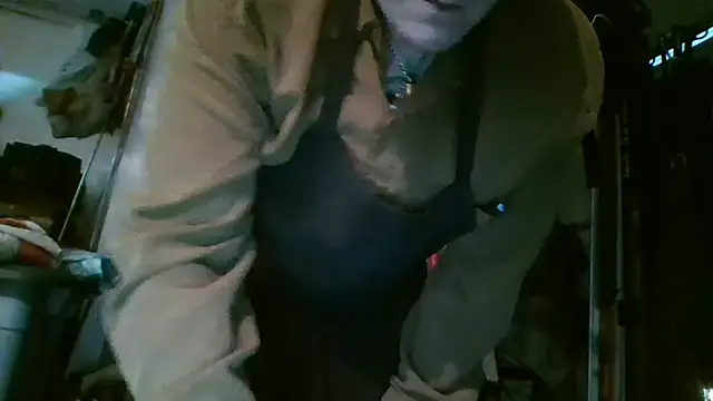 Snapshot of longd4tightpussy chatting on April 2, 2026, 4:30 am longd4tightpussy online show from April 2, 2026, 4:30 am