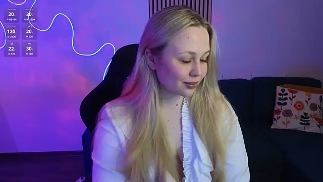 Snapshot of Estella_Elwood chatting on March 23, 2026, 7:36 pm Estella Elwood online show from March 23, 2026, 7:36 pm