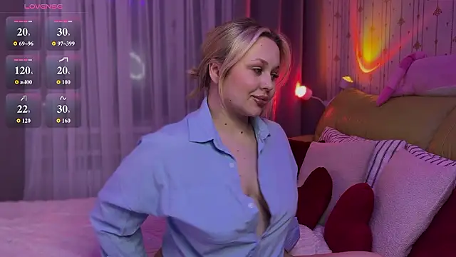 Estella Elwood online show from February 11, 2026, 1:44 pm