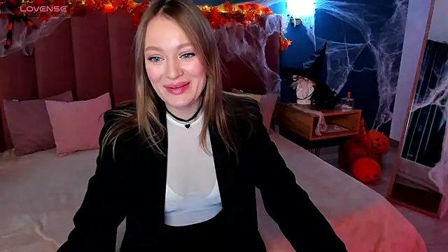 Snapshot of EvelynPoole chatting on October 21, 2025, 1:38 am EvelynPoole online show from October 21, 2025, 1:38 am