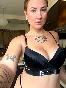 Snapshot of ManjaWinkler chatting on November 26, 2025, 6:57 am ManjaWinkler online show from November 26, 2025, 6:57 am