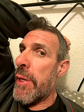 gigolobcn online show from December 4, 2025, 5:34 pm