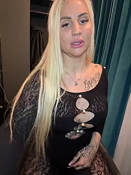 Snapshot of CoraDiamond chatting on February 27, 2026, 11:48 pm CoraDiamond online show from February 27, 2026, 11:48 pm