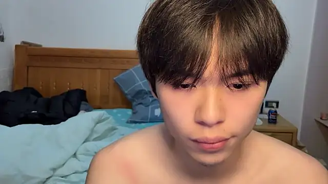 Snapshot of w5206t chatting on November 4, 2025, 12:42 pm w5206t online show from November 4, 2025, 12:42 pm