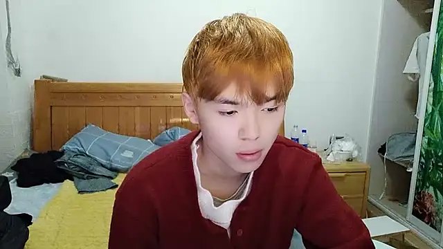 Snapshot of w5206t chatting on December 2, 2025, 1:02 pm w5206t online show from December 2, 2025, 1:02 pm