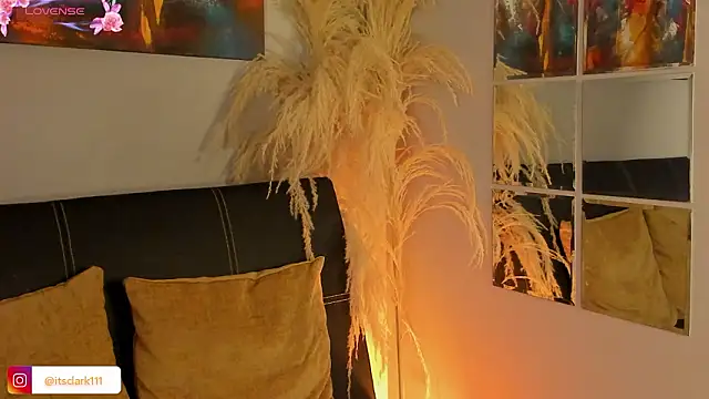 Emma  clark  online show from February 12, 2026, 1:11 pm