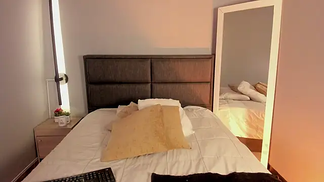 Snapshot of Emma__clark_ chatting on March 31, 2026, 12:29 pm Emma clark online show from March 31, 2026, 12:29 pm