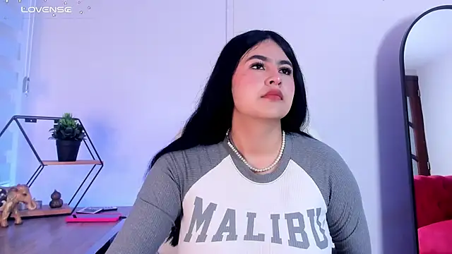 Snapshot of Emma__clark_ chatting on November 22, 2025, 12:26 pm Emma clark online show from November 22, 2025, 12:26 pm