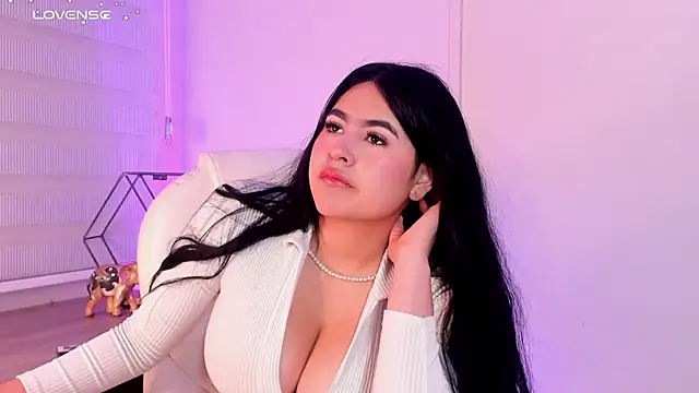 Snapshot of Emma__clark_ chatting on November 26, 2025, 12:27 pm Emma clark online show from November 26, 2025, 12:27 pm