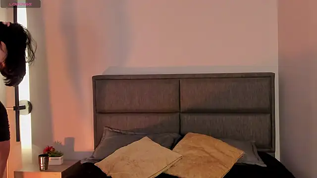 Snapshot of Emma__clark_ chatting on April 11, 2026, 12:42 pm Emma clark online show from April 11, 2026, 12:42 pm