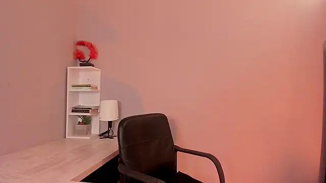Snapshot of Emma__clark_ chatting on May 1, 2026, 11:48 am Emma clark online show from May 1, 2026, 11:48 am