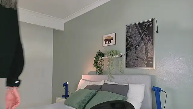 Snapshot of Nickifox__ chatting on October 11, 2025, 7:26 pm Nickifox online show from October 11, 2025, 7:26 pm