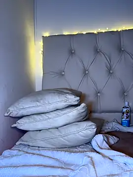 Snapshot of Danicute_ chatting on December 5, 2025, 8:46 am Danicute online show from December 5, 2025, 8:46 am