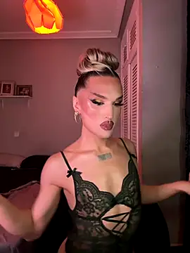 Snapshot of lacattiva chatting on September 10, 2025, 9:14 pm lacattiva online show from September 10, 2025, 9:14 pm