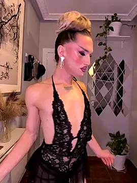 Snapshot of lacattiva chatting on September 19, 2025, 5:39 pm lacattiva online show from September 19, 2025, 5:39 pm