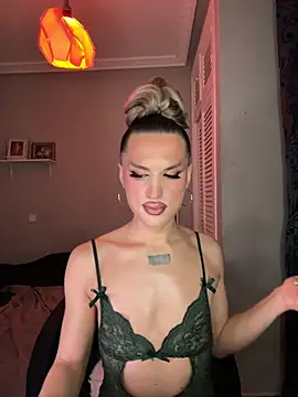 Snapshot of lacattiva chatting on October 14, 2025, 2:34 am lacattiva online show from October 14, 2025, 2:34 am