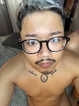 Wild2XXX online show from November 1, 2025, 9:58 am