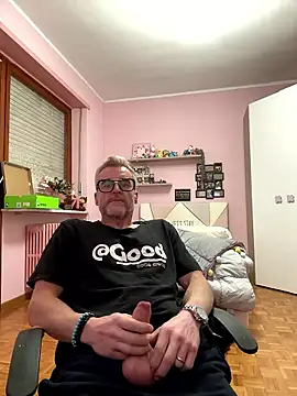 Axl hot online show from January 11, 2026, 2:57 pm