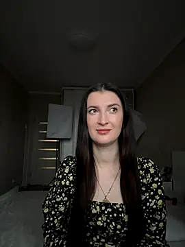 Snapshot of EvelinCuper chatting on November 19, 2025, 6:24 am EvelinCuper online show from November 19, 2025, 6:24 am