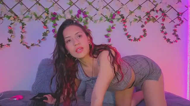 Snapshot of Lolarosesxs chatting on November 19, 2025, 9:26 pm Lolarosesxs online show from November 19, 2025, 9:26 pm