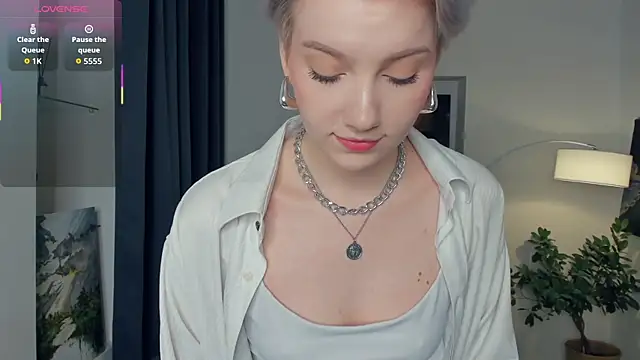 Snapshot of OdelynaAsp chatting on October 23, 2025, 12:37 pm OdelynaAsp online show from October 23, 2025, 12:37 pm