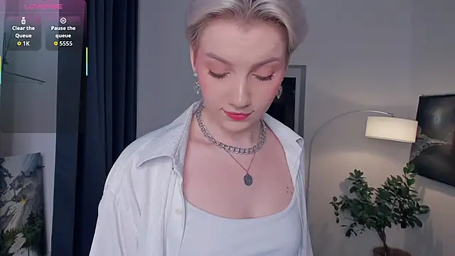 Snapshot of OdelynaAsp chatting on November 6, 2025, 12:31 pm OdelynaAsp online show from November 6, 2025, 12:31 pm