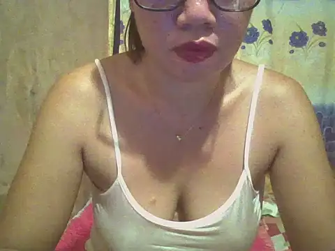 Snapshot of sexymorenal18 chatting on April 1, 2026, 1:41 pm sexymorenal18 online show from April 1, 2026, 1:41 pm