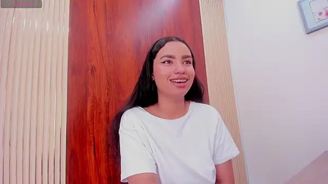 Snapshot of KhateAndersson chatting on January 7, 2026, 8:25 pm KhateAndersson online show from January 7, 2026, 8:25 pm