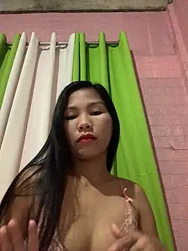 Snapshot of Cleo17 chatting on April 2, 2026, 2:02 pm Cleo17 online show from April 2, 2026, 2:02 pm