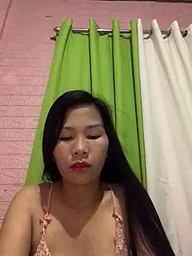 Snapshot of Cleo17 chatting on May 15, 2026, 12:47 pm Cleo17 online show from May 15, 2026, 12:47 pm