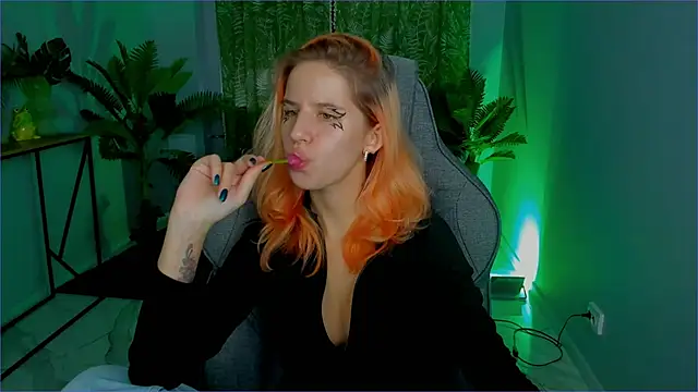 Snapshot of NitaNihil chatting on December 3, 2025, 9:53 am NitaNihil online show from December 3, 2025, 9:53 am