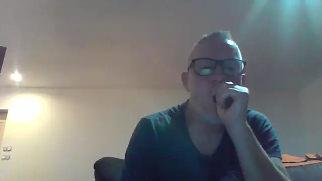 davv28 online show from October 16, 2025, 2:53 am