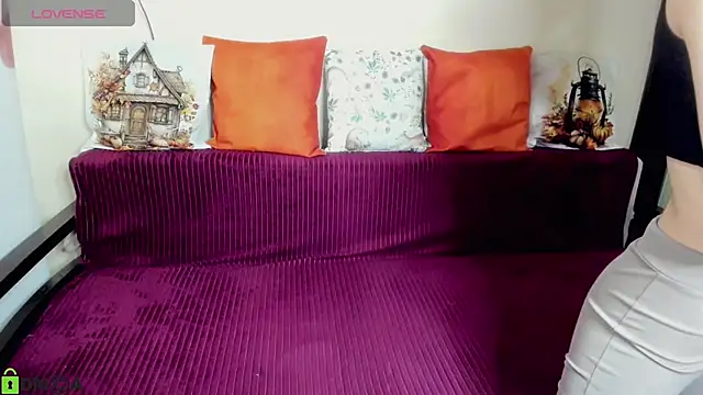 Snapshot of SelinLi chatting on November 24, 2025, 10:48 am SelinLi online show from November 24, 2025, 10:48 am