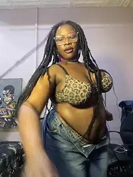 Snapshot of CurvyCocoxxx chatting on June 3, 2026, 4:33 pm CurvyCocoxxx online show from June 3, 2026, 4:33 pm