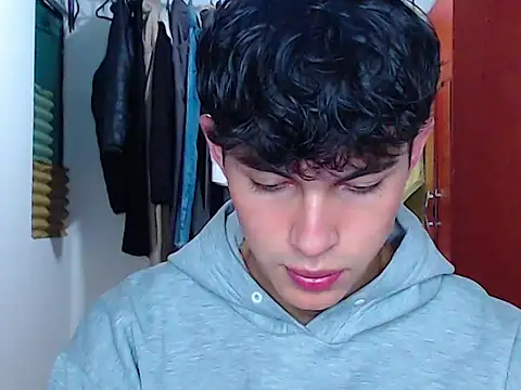 john vichenso online show from September 10, 2025, 10:09 pm